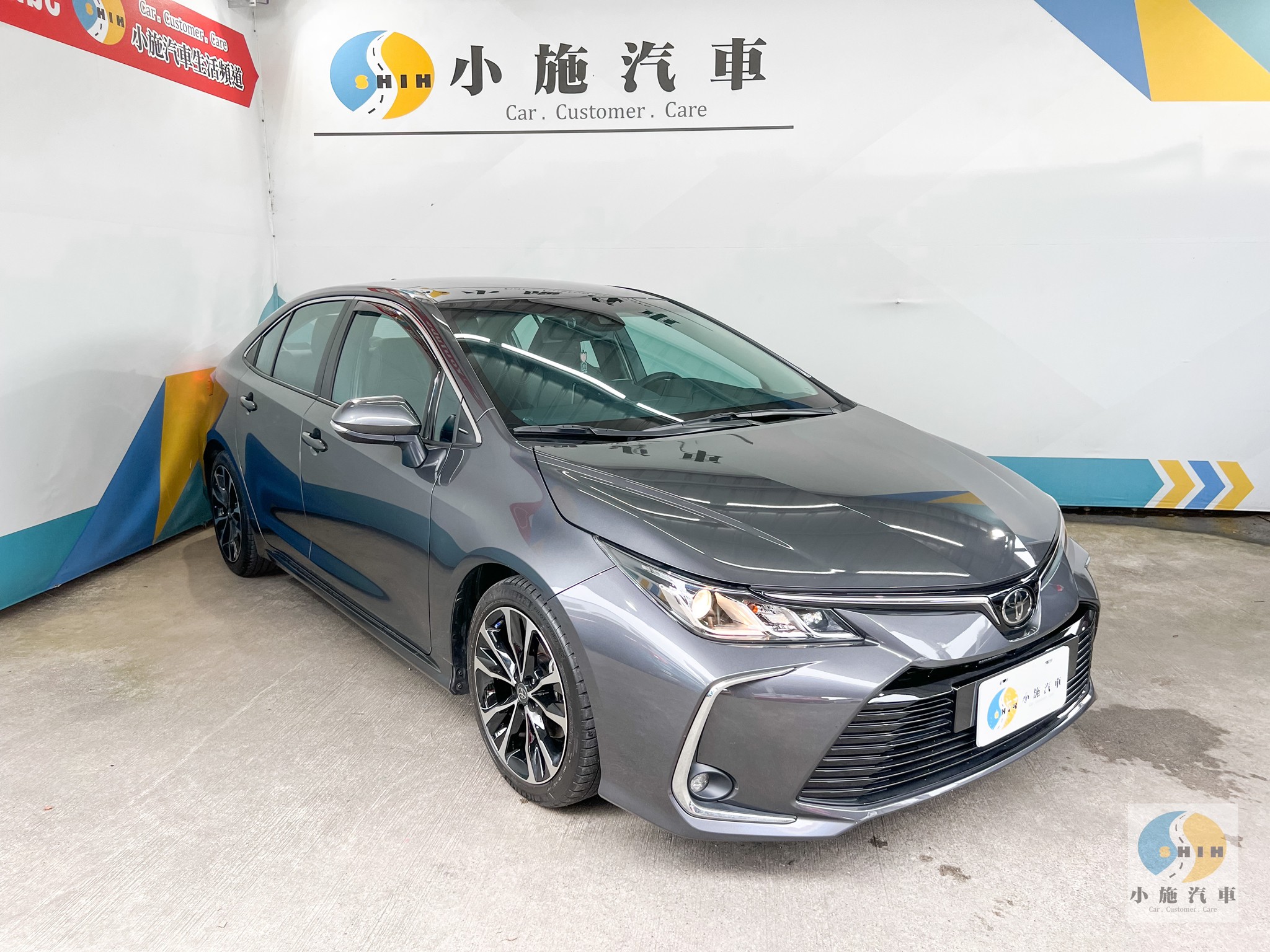 2019 Toyota Corolla Altis 1.8豪華自排灰- 小施汽車商行