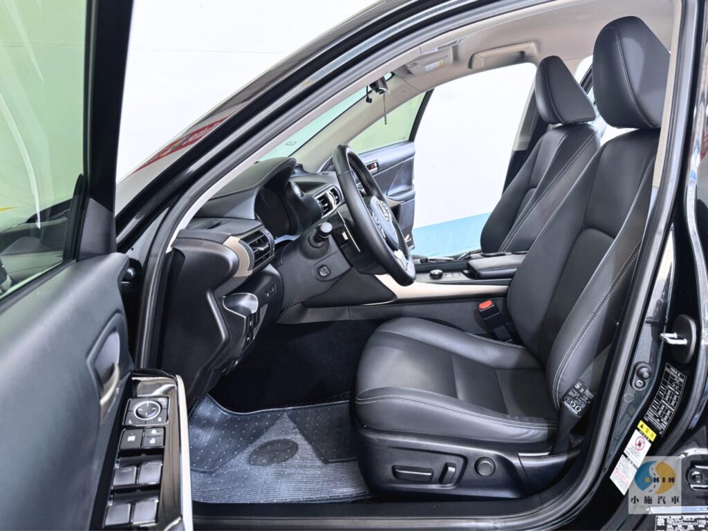 2019 Lexus IS 300豪華版 自排 黑