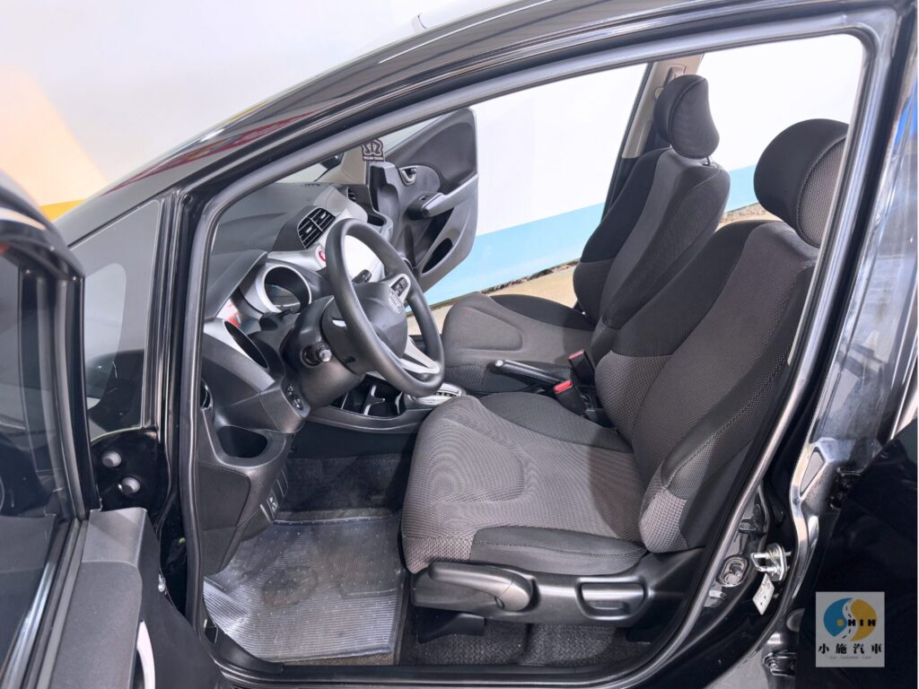 2013 Honda Fit 1.5 VTi 自排 黑