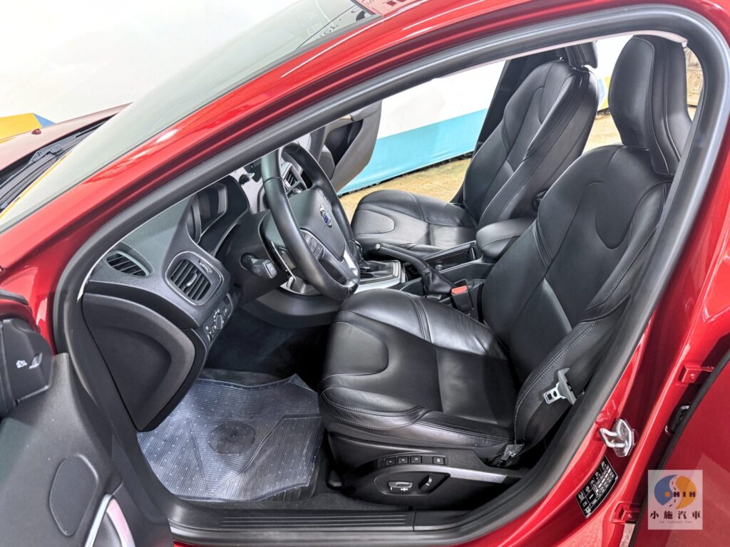 2015 Volvo V40 T3豪華版 自排 紅
