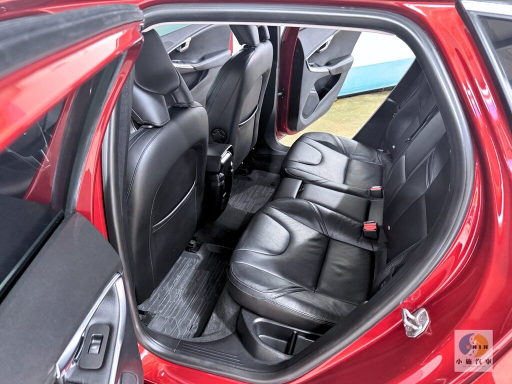 2015 Volvo V40 T3豪華版 自排 紅