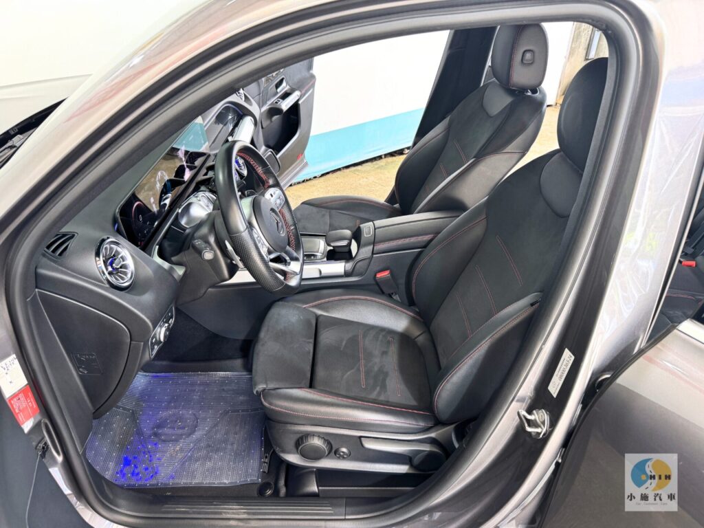 2022 M-Benz GLB 200 自排 灰