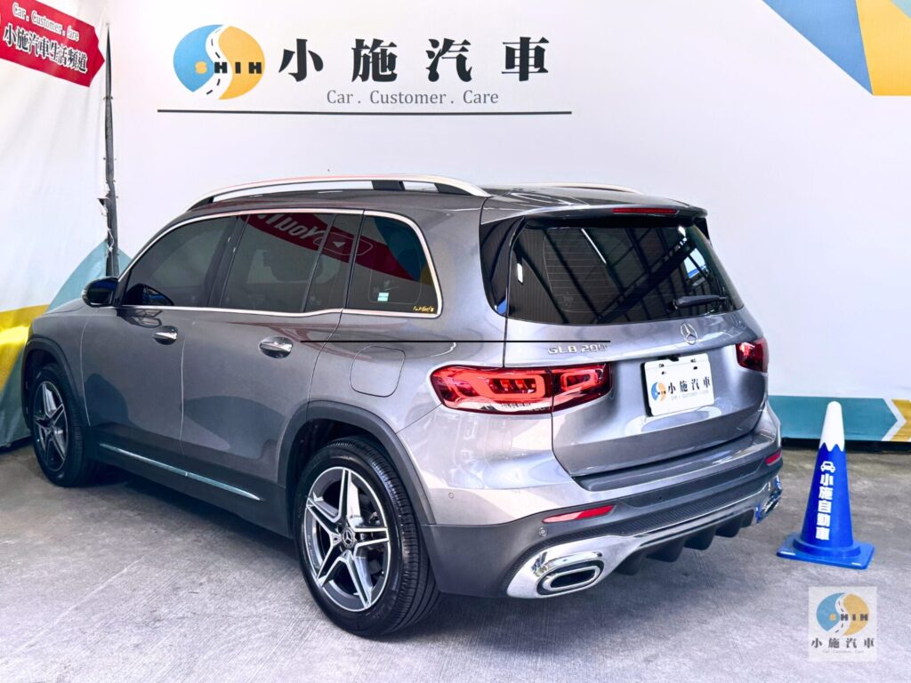 2022 M-Benz GLB 200 自排 灰