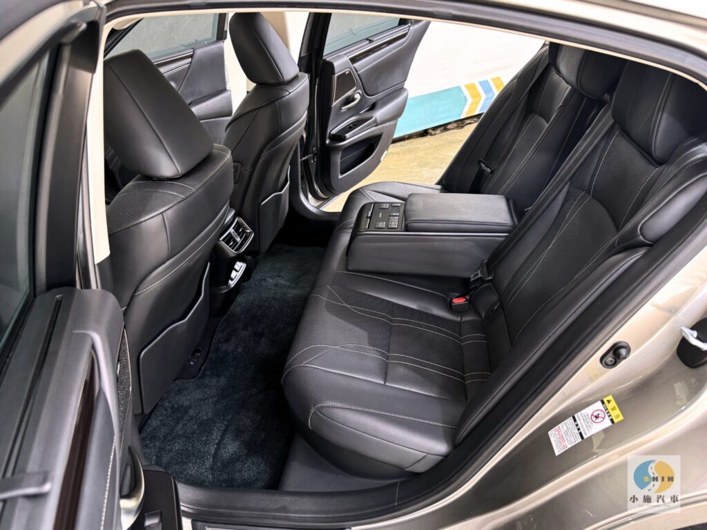 2018 Lexus ES 300h旗艦版 自排 棕