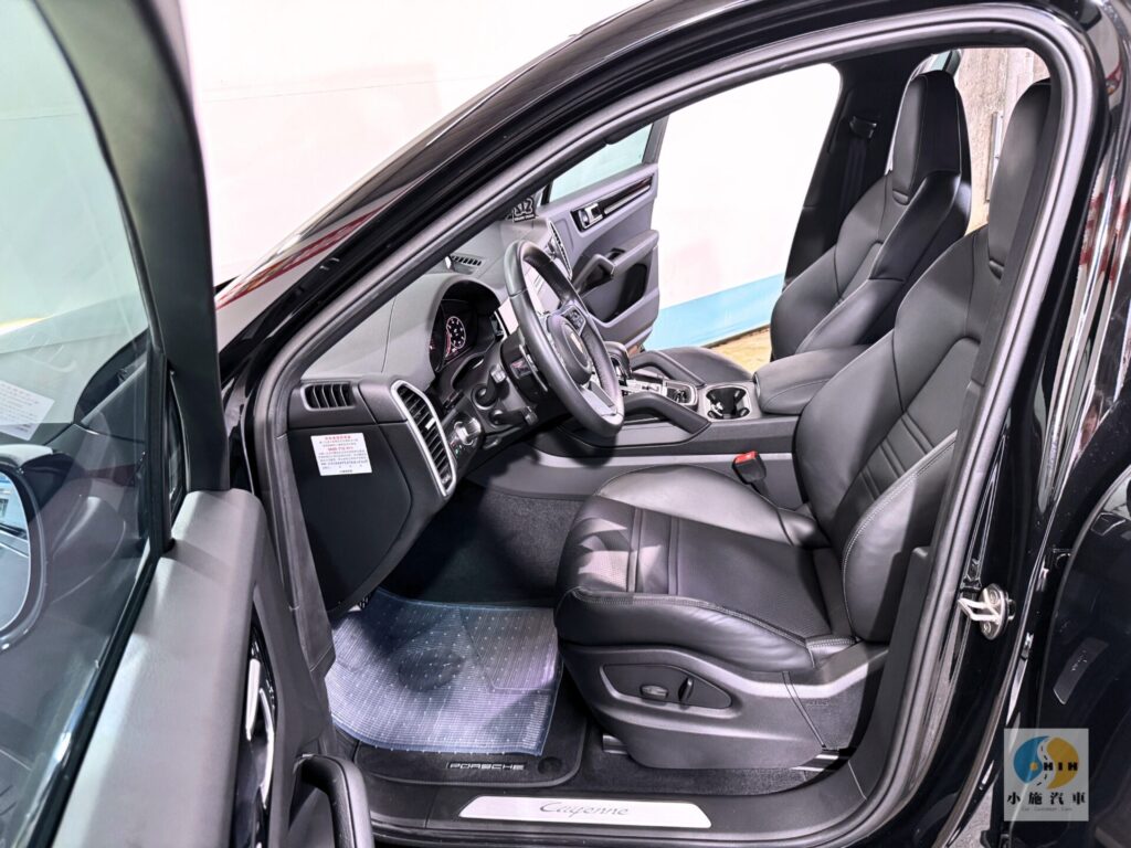 2023 Porsche Cayenne Coupe V6 自排 黑