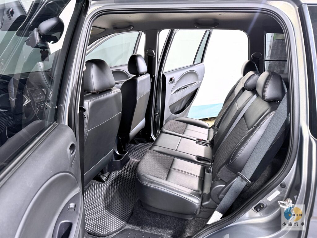 2020 Mitsubishi CMC Zinger 2.4標緻型 自排 灰