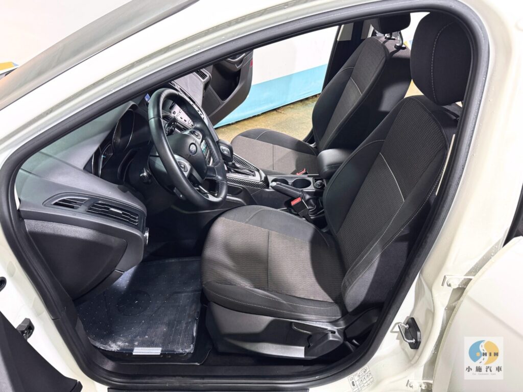 2015 Ford Focus 5D 1.6汽油時尚型 自排 白