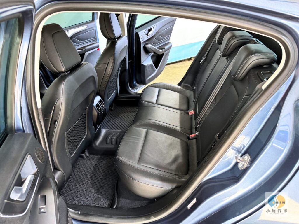 2019 Ford Focus 4D EcoBoost 182 17 TSR 自排 藍