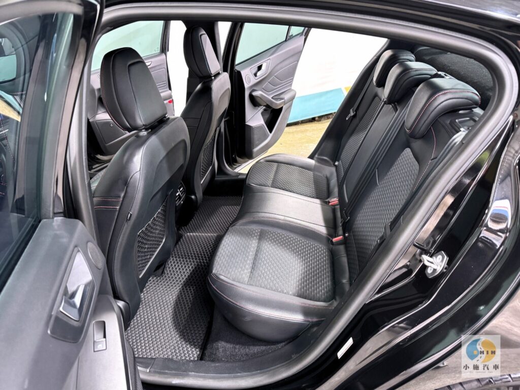 2021 Ford Focus 4D ST-Line Lommel 自排 黑