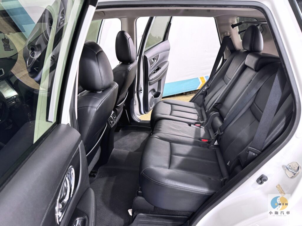 2016 Nissan X-Trail 2.5豪華影音版 自排 白
